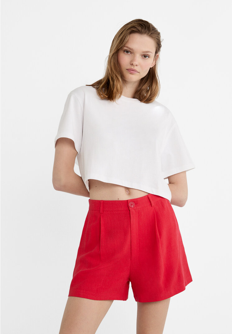 

Stradivarius Fließende Shorts mit Zierfalten und Leinen Rot 42