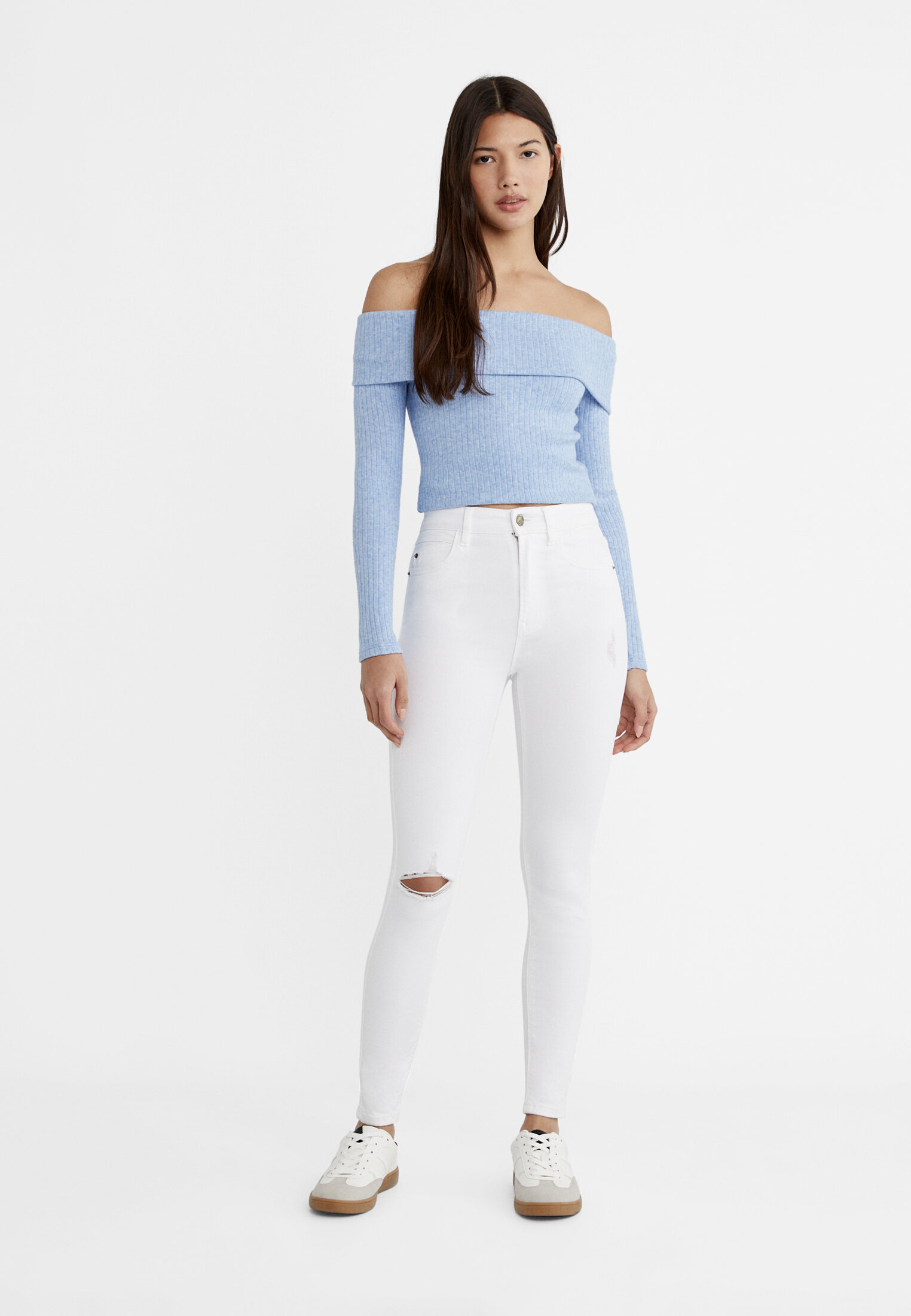 Stradivarius 2024 ripped jeans