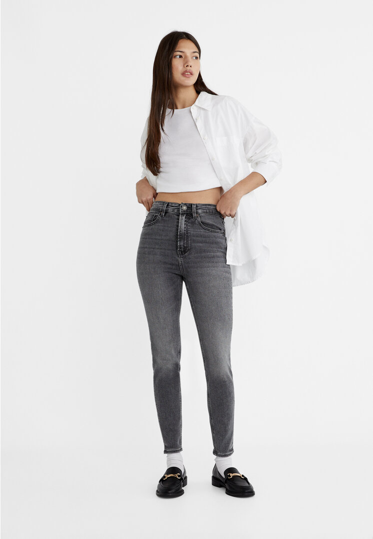 

Stradivarius 1450 Skinny-Jeans mit sehr hohem Bund Grau 32