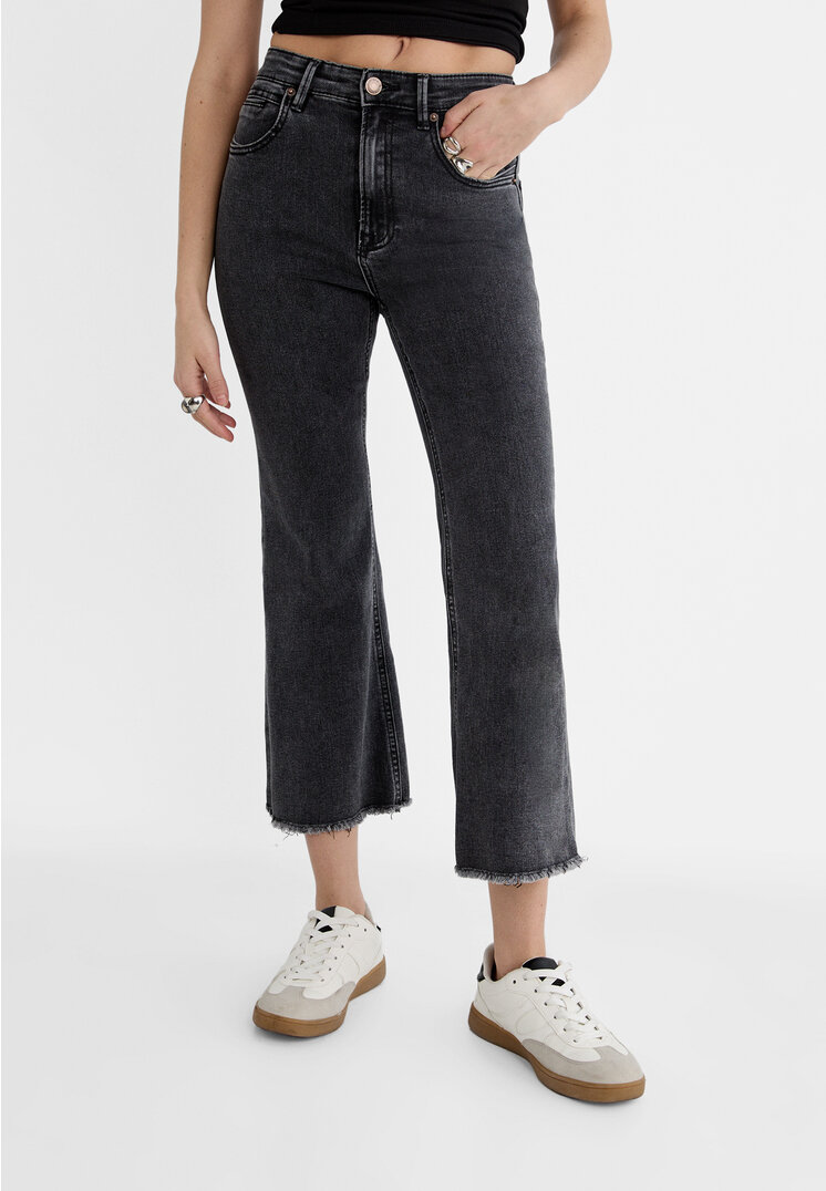 Stradivarius D78 cropped flared jeans  Black denim washed 14