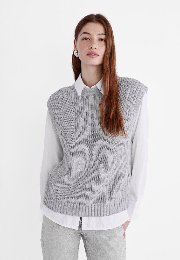 

Stradivarius Strickweste mit Schlitz am Rücken Grau Melange L