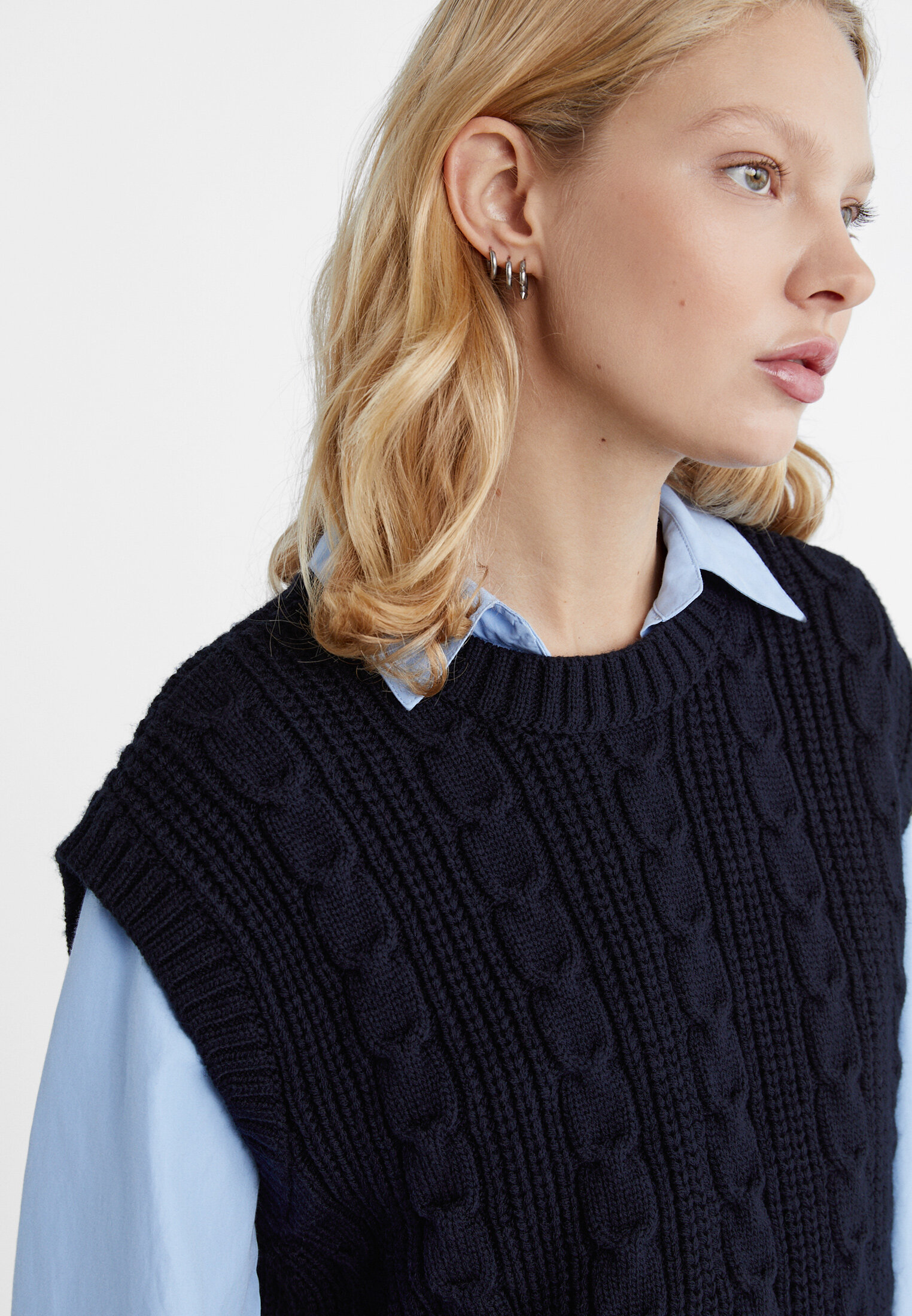 Cable-knit vest