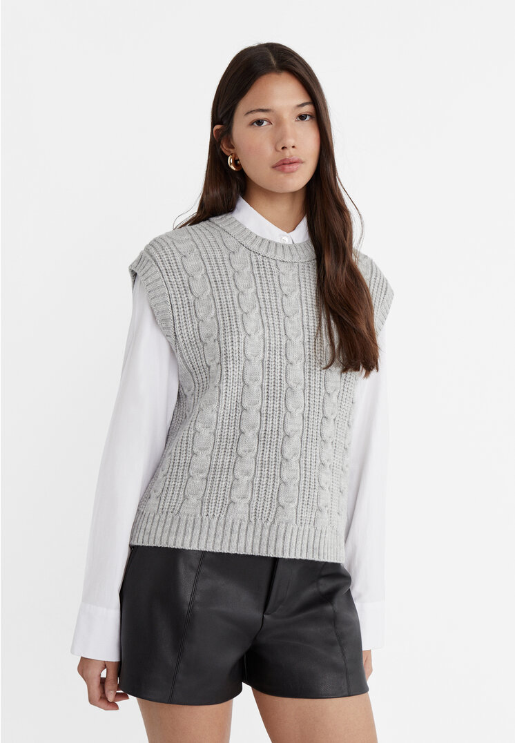 

Stradivarius Strickweste mit Zopfmuster Grau Melange XS