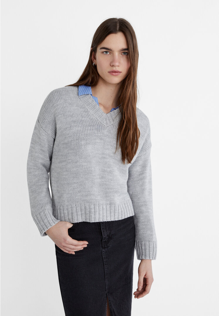 Stradivarius Strickpullover mit V-Ausschnitt Grau Melange L
