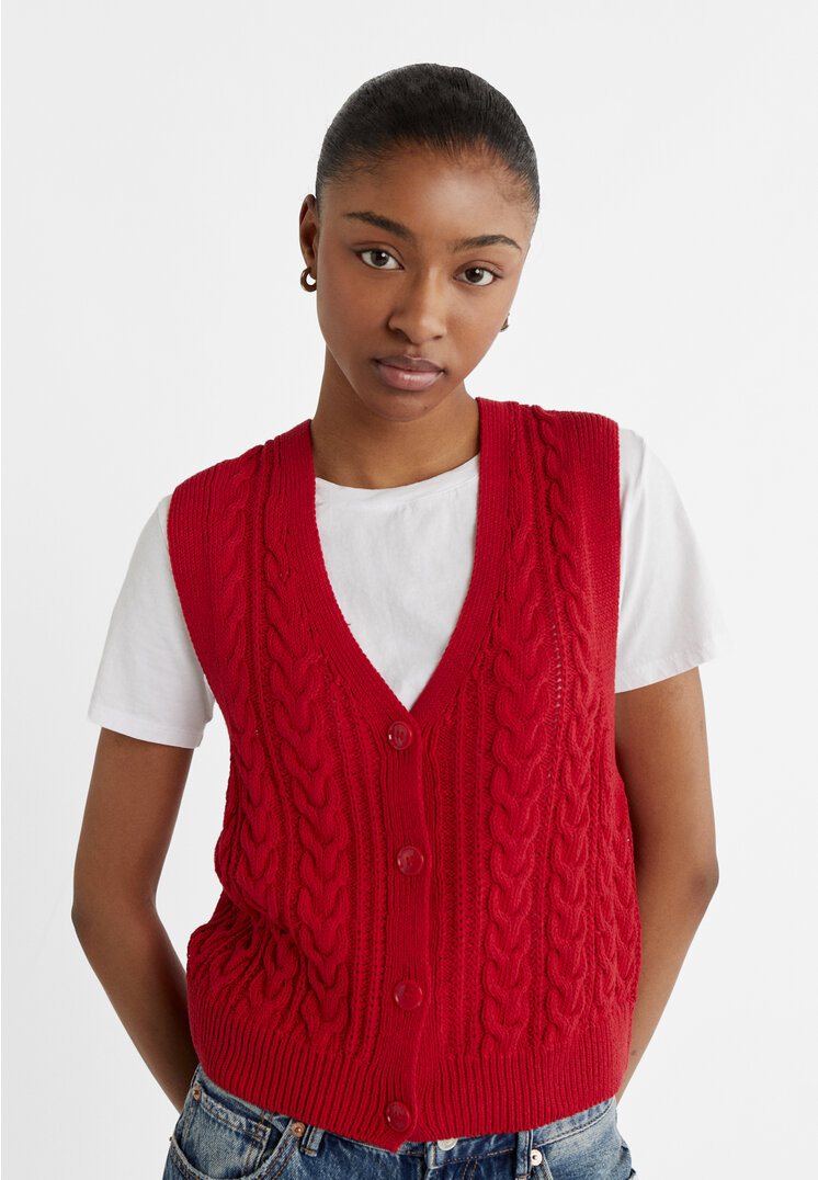 

Stradivarius Strickweste mit Knöpfen Rot S