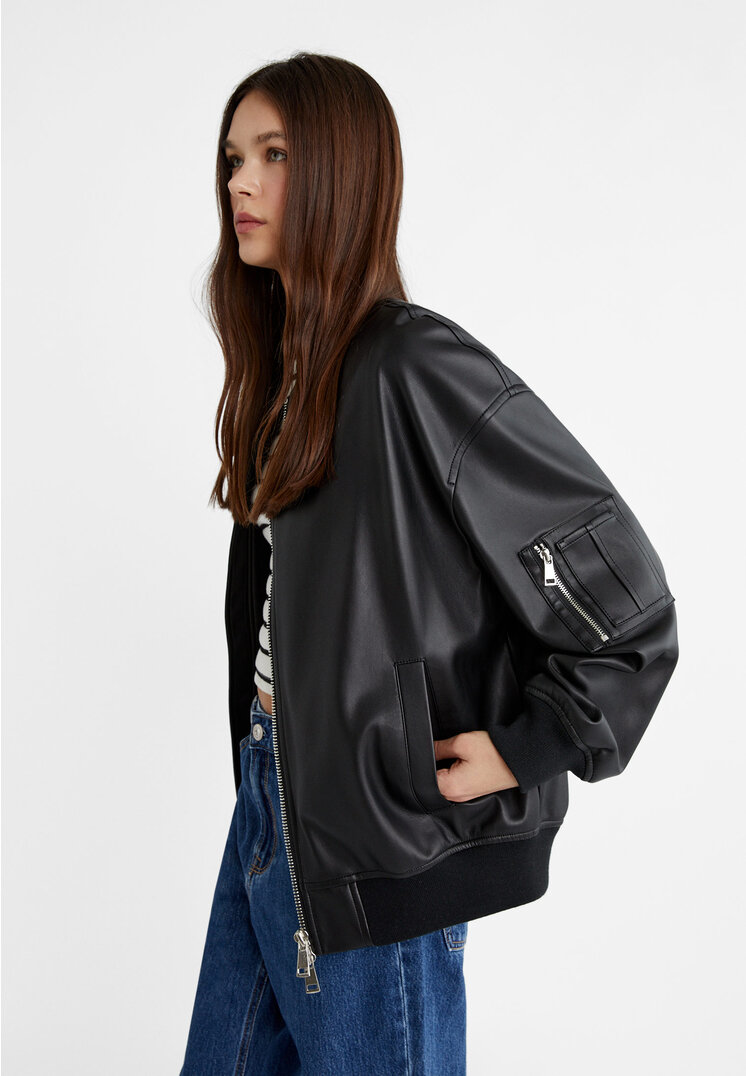 

Stradivarius Kunstlederbomberjacke Schwarz L