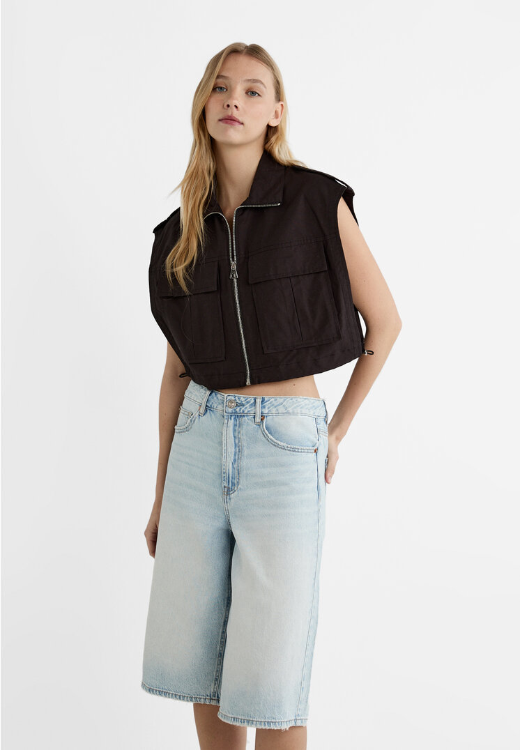 Stradivarius Cropped-Weste mit Taschen Schwarz S