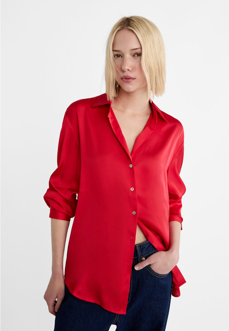 

Stradivarius Satinbluse mit Reverskragen Rot S