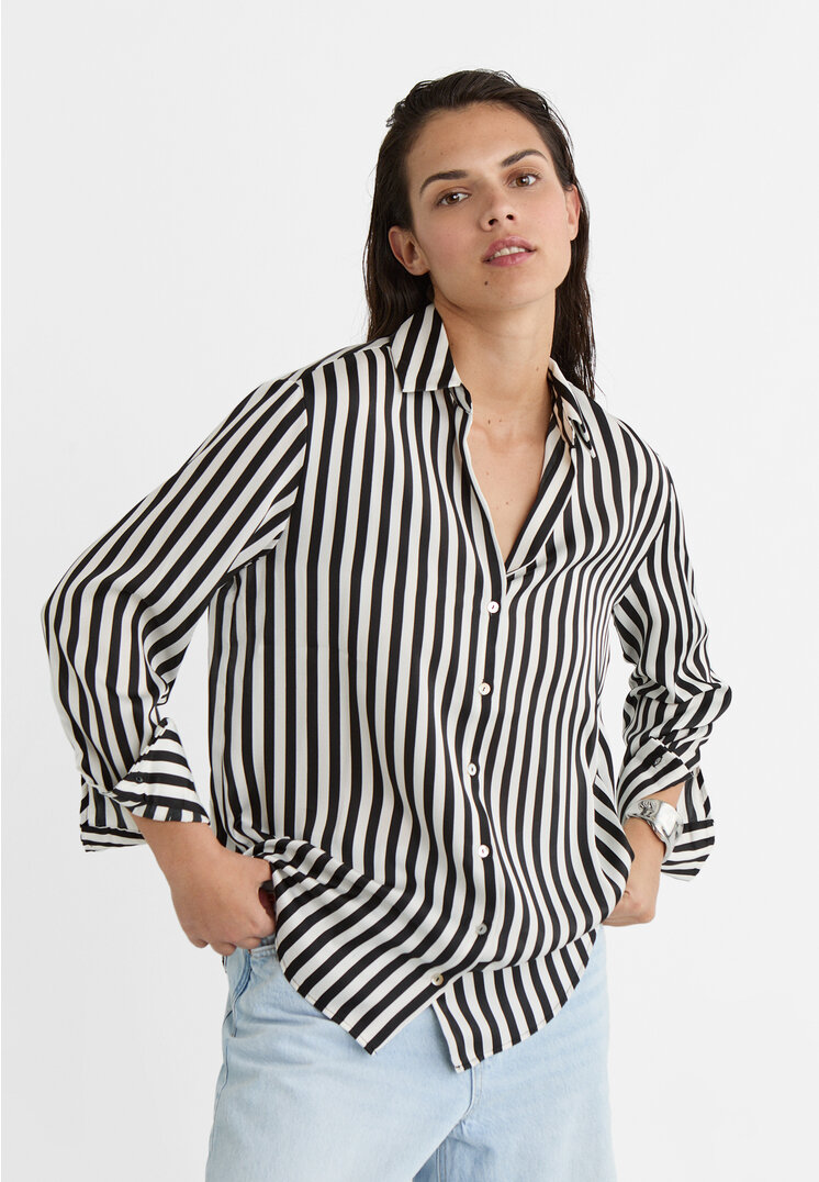 

Stradivarius Satinbluse mit Reverskragen TRANSPARENT XL