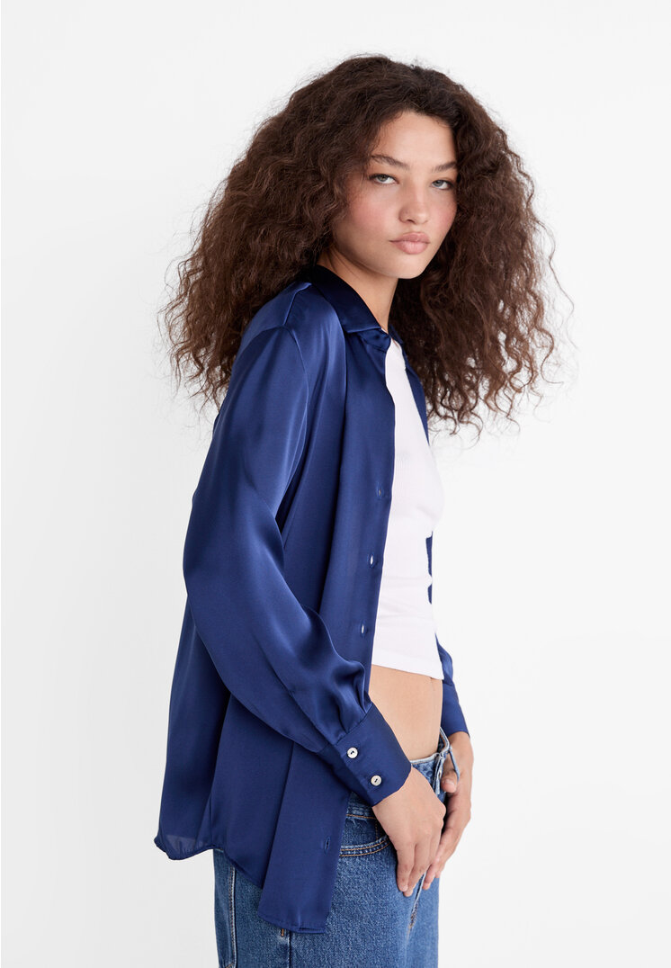 

Stradivarius Satinbluse mit Reverskragen Marineblau XS