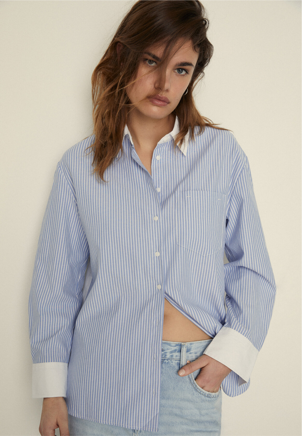 Camisas blancas stradivarius hotsell mujer