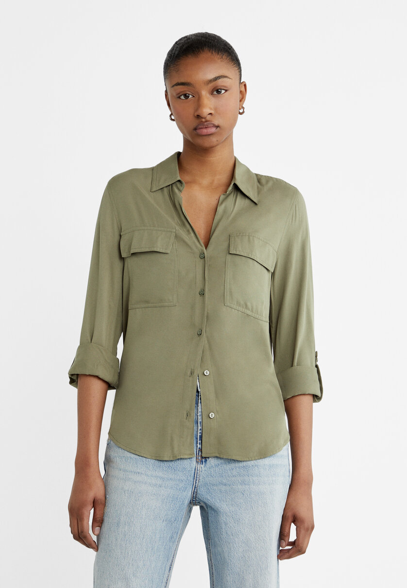 Flowing shirt with pockets