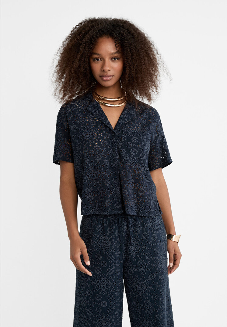 

Stradivarius Hemd mit Lochstickerei Marineblau XL