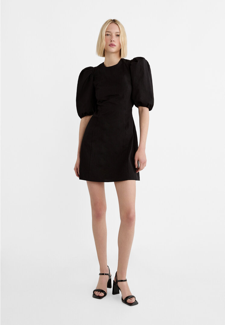 Stradivarius Vestito corto maniche a sbuffo  Nero S