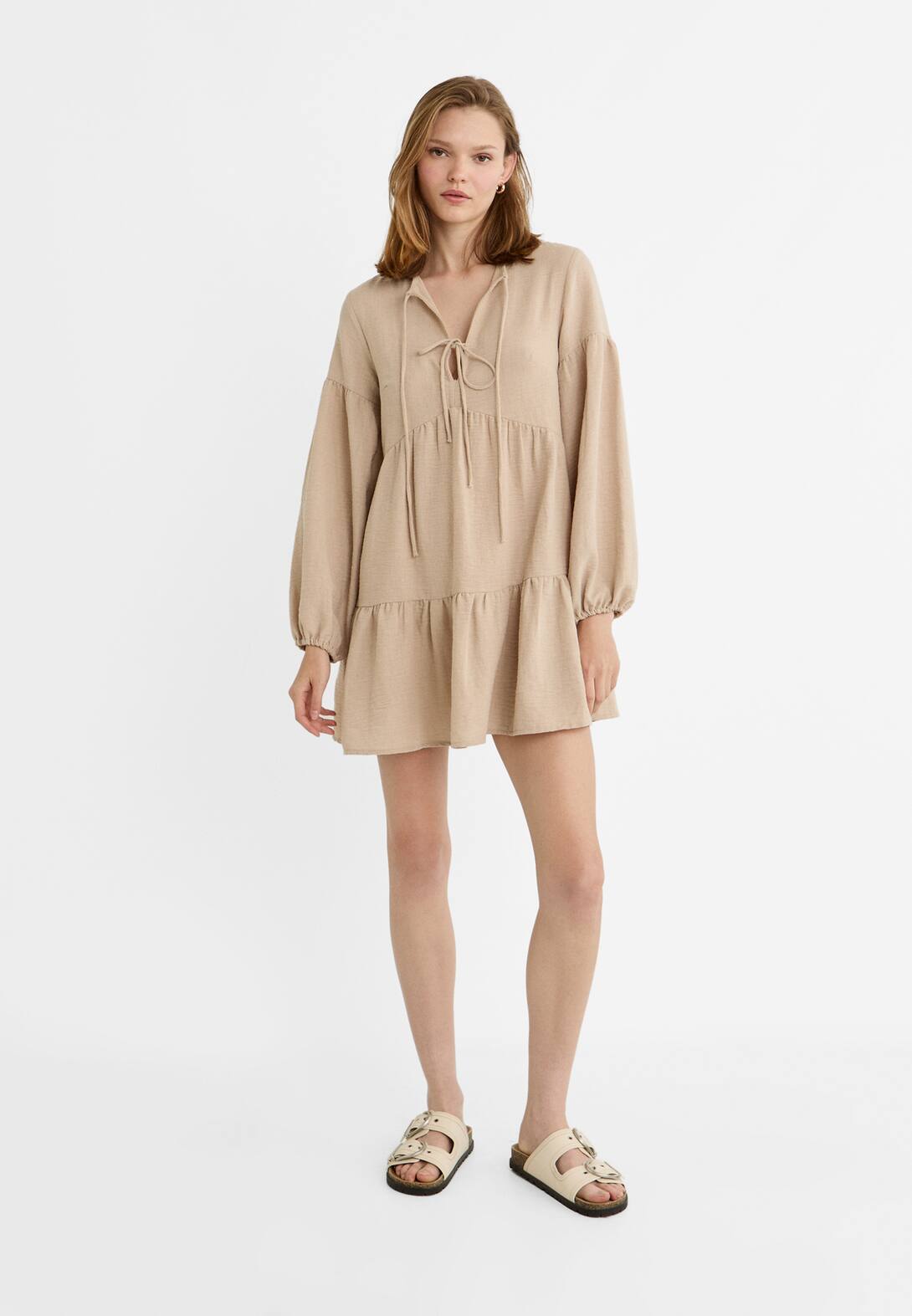 Robe fluide courte avec nœuds