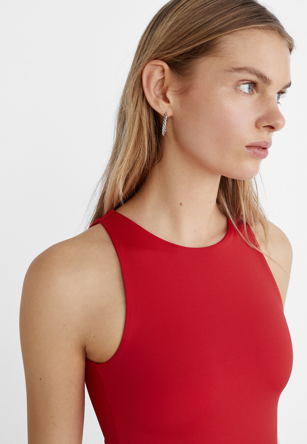 Estilosas by Cami - Body cuello V disponible en rojo, algodón elasticado,  confección nacional , $9.990 y 2 x $18.000