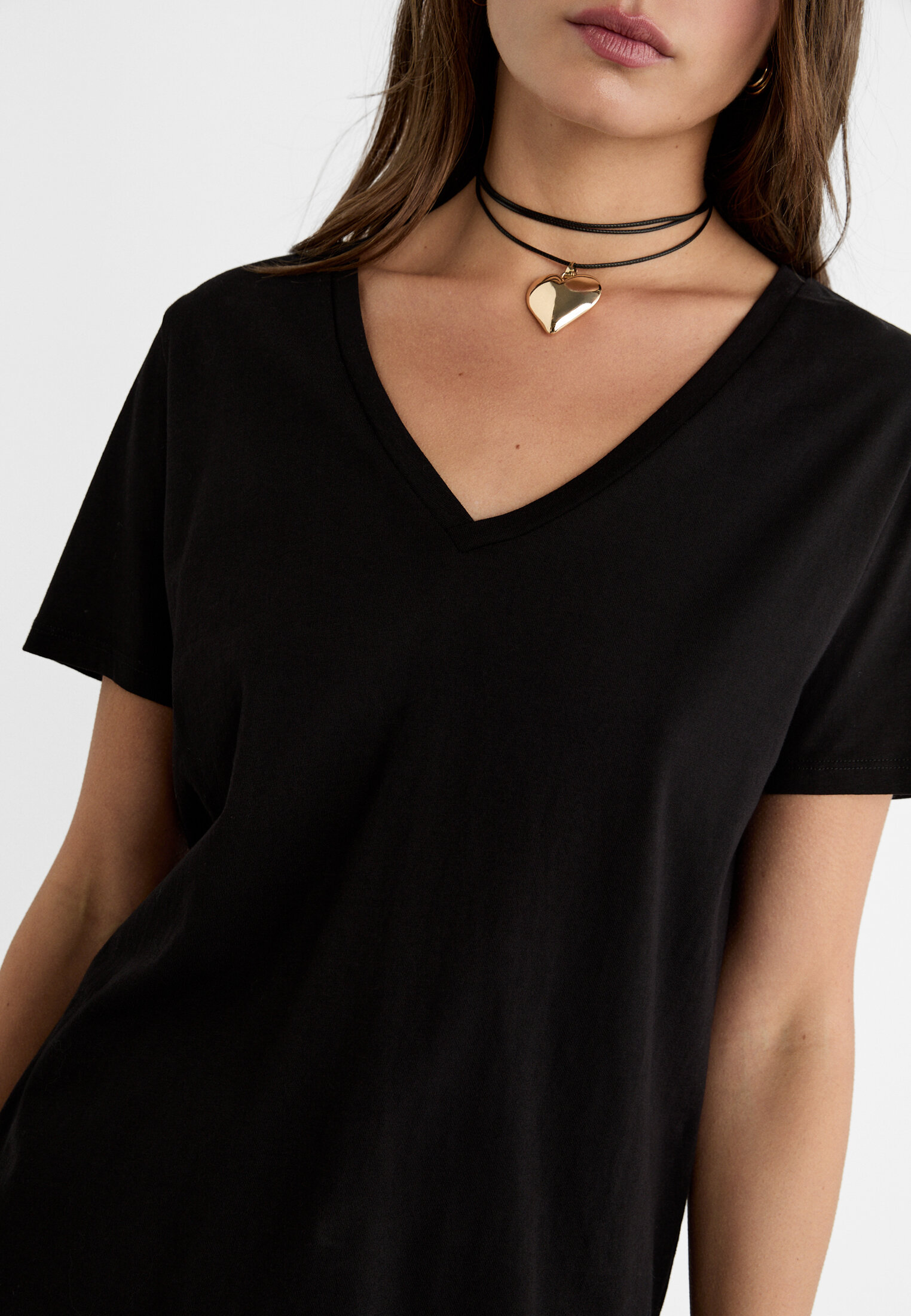 Camiseta con cuello online de pico