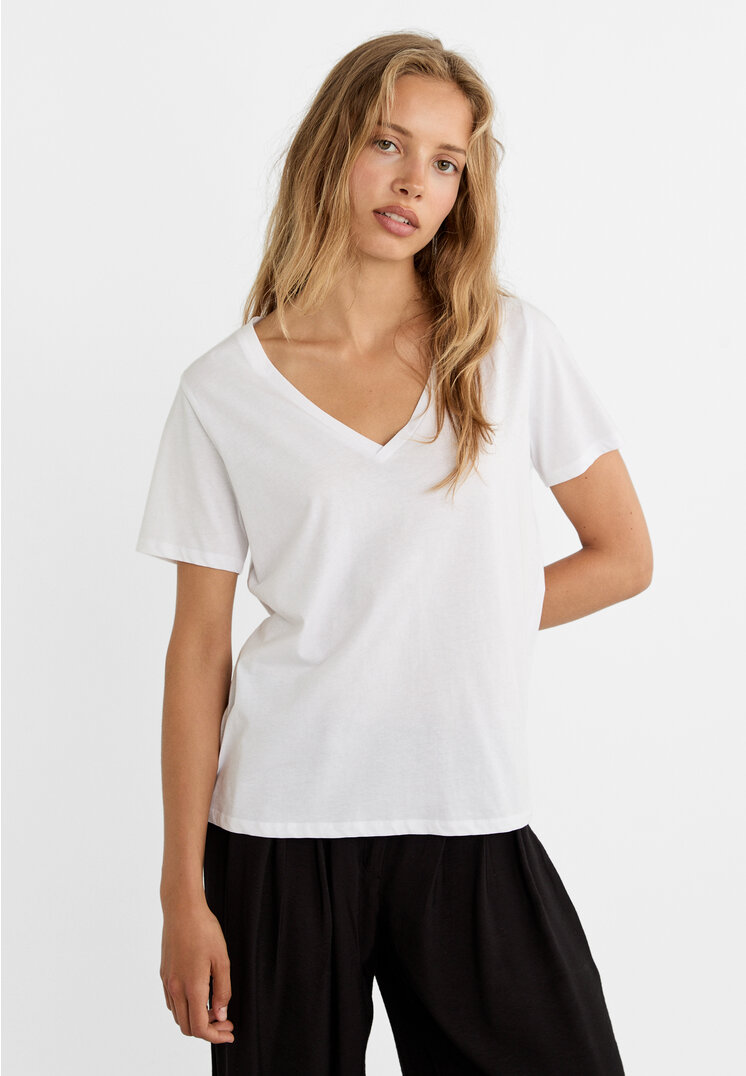 

Stradivarius Basic-Shirt mit V-Ausschnitt Weiß S