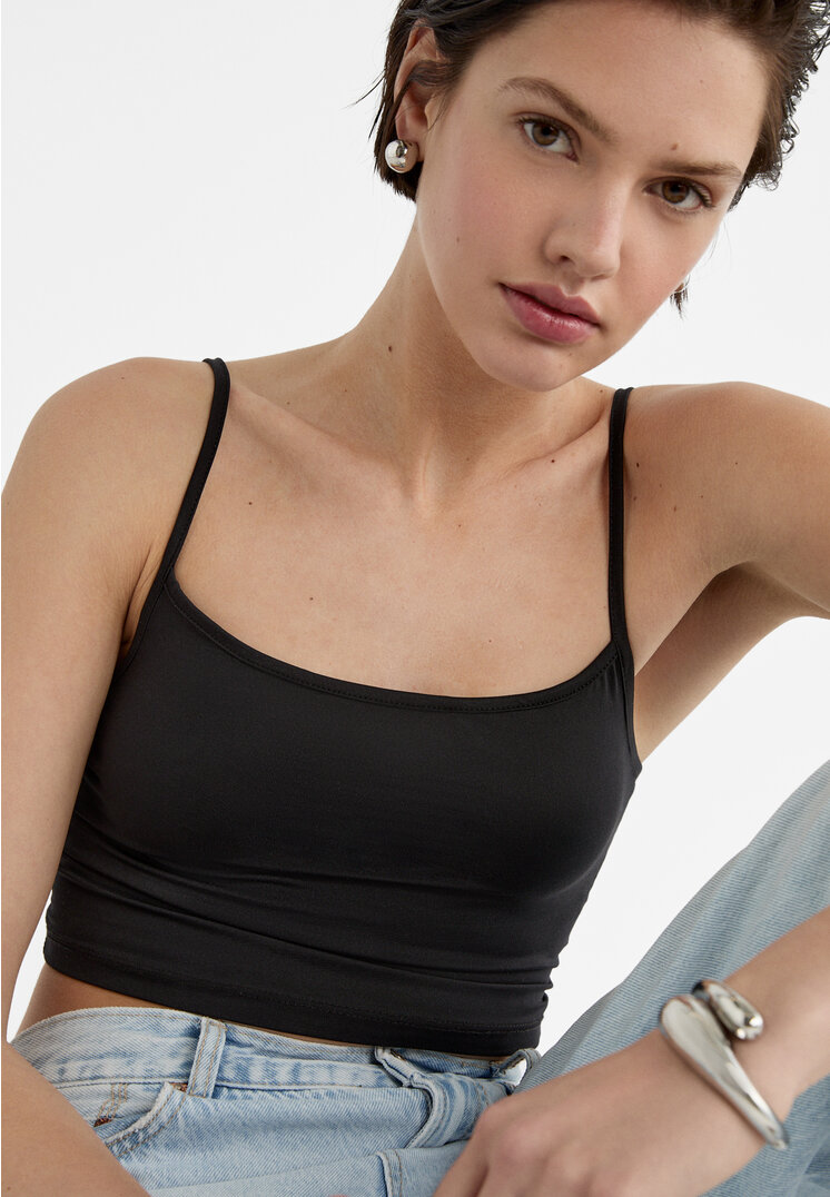 

Stradivarius Krótki top na ramiączkach Czarny S