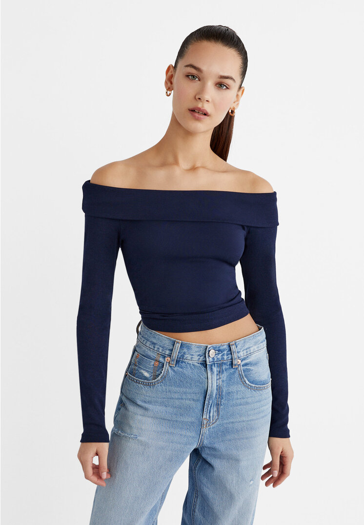 Long sleeve asymmetric top Women s fashion Stradivarius Viet Nam