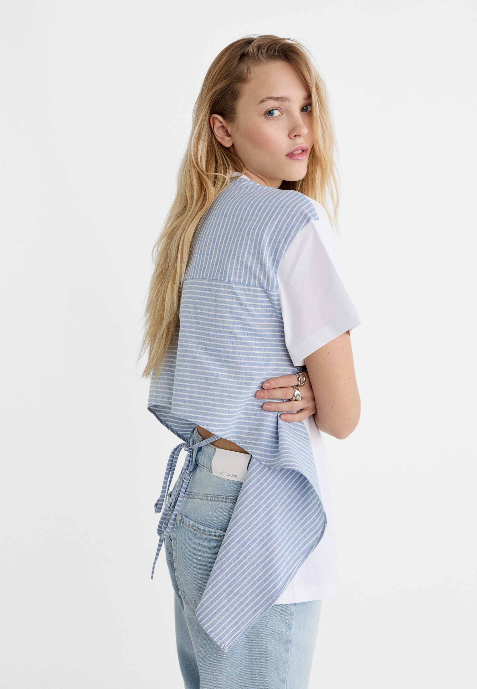 Blusa lazo online stradivarius