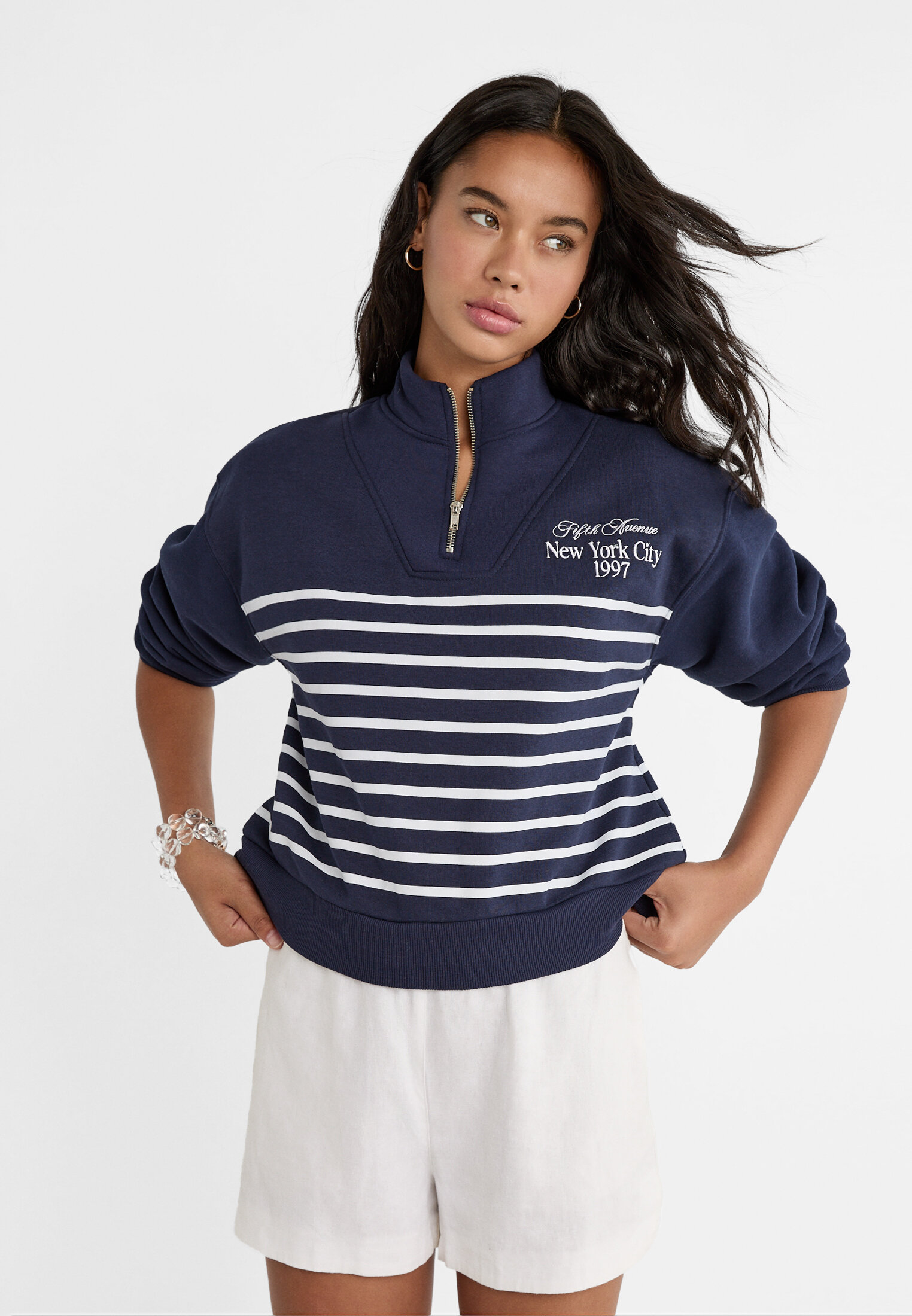 Friends 2025 sweatshirt stradivarius