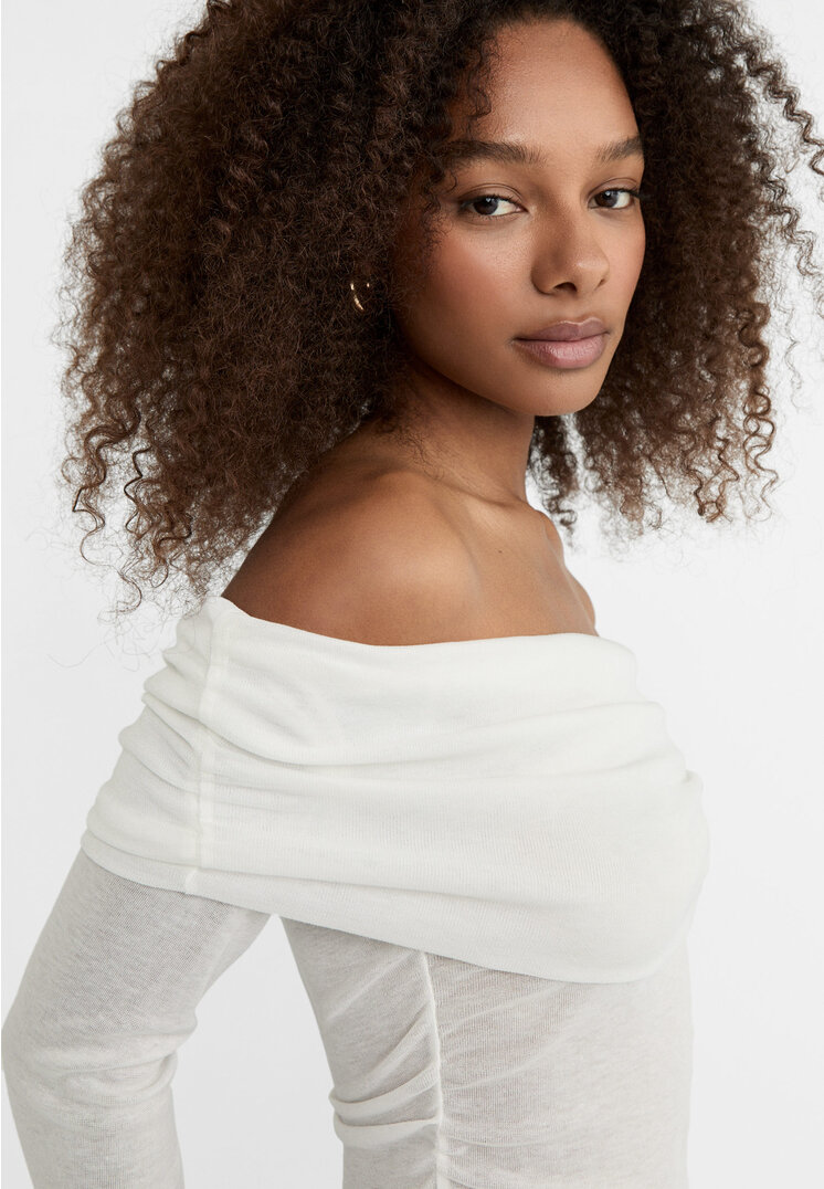 Stradivarius Off-the-shoulder top  Ecru XS