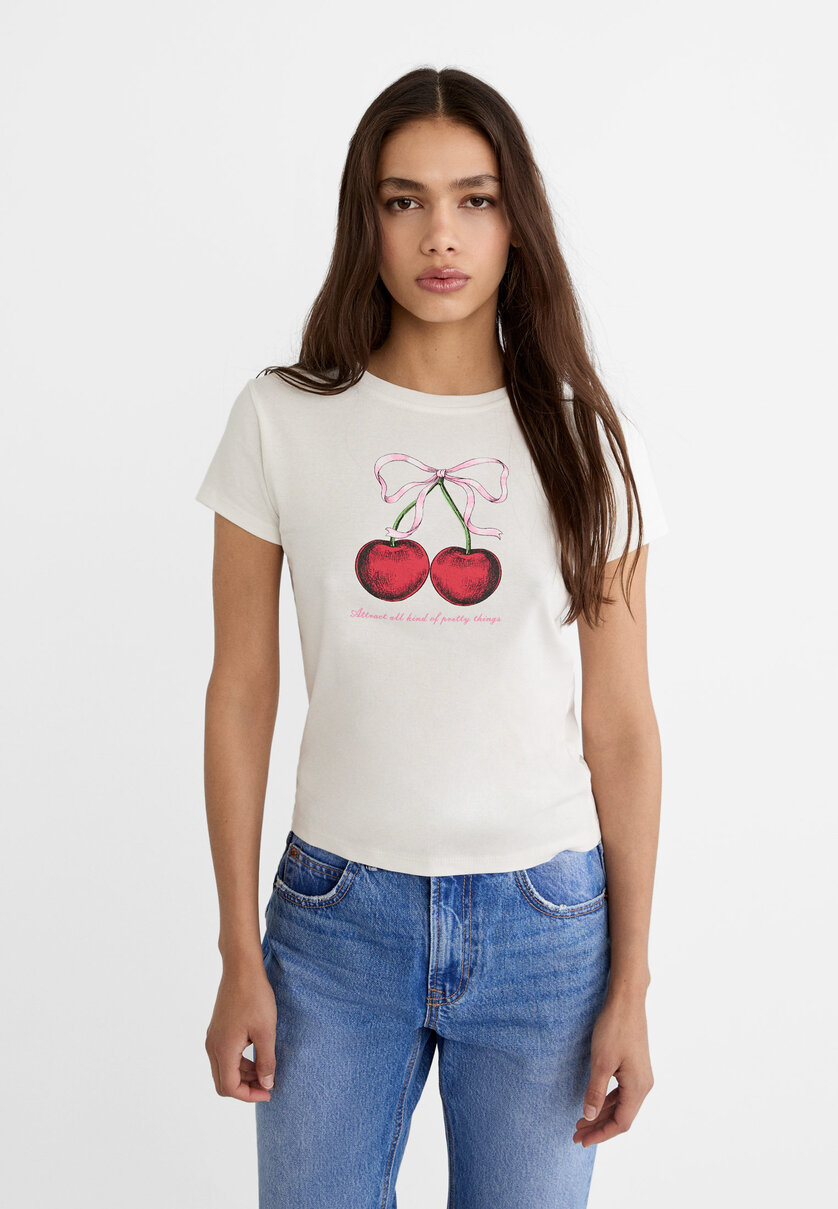 T-shirt med kirsebærprint og slips