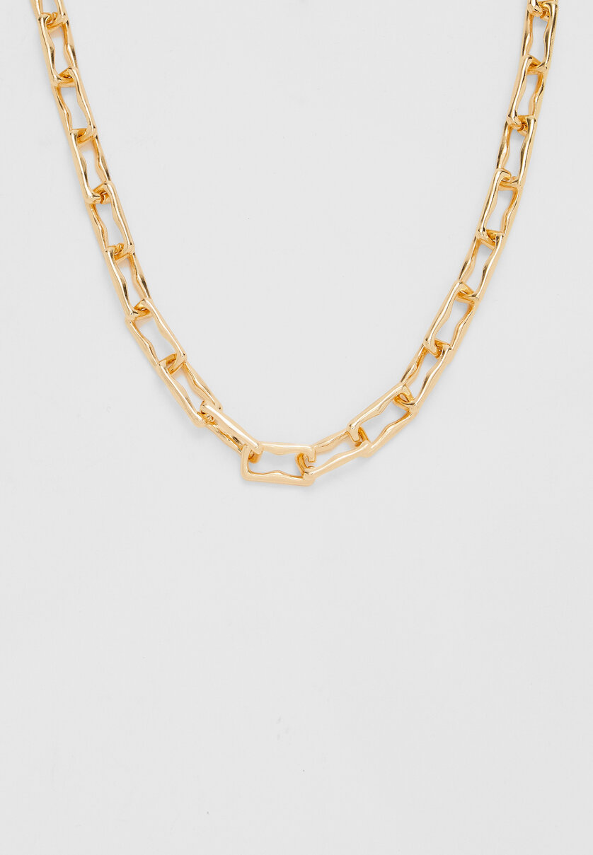 Rectangular chain necklace