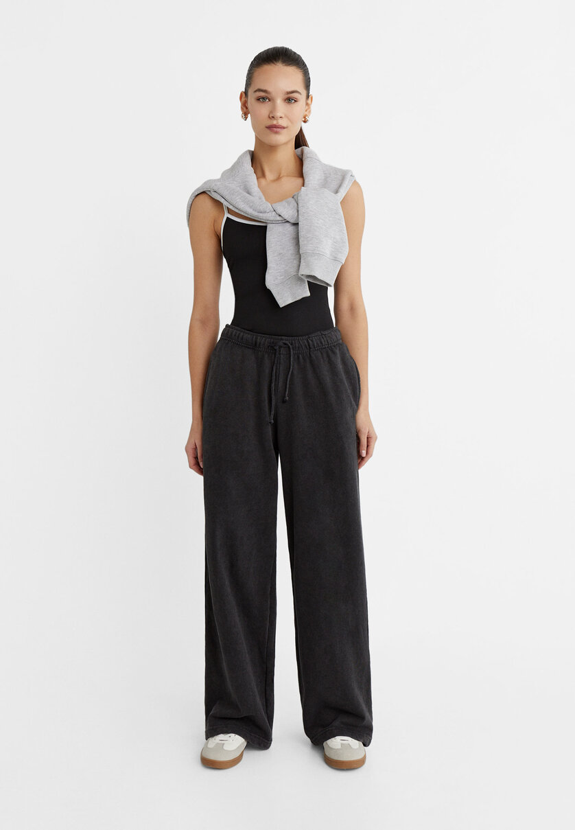 Wide-leg jogger trousers
