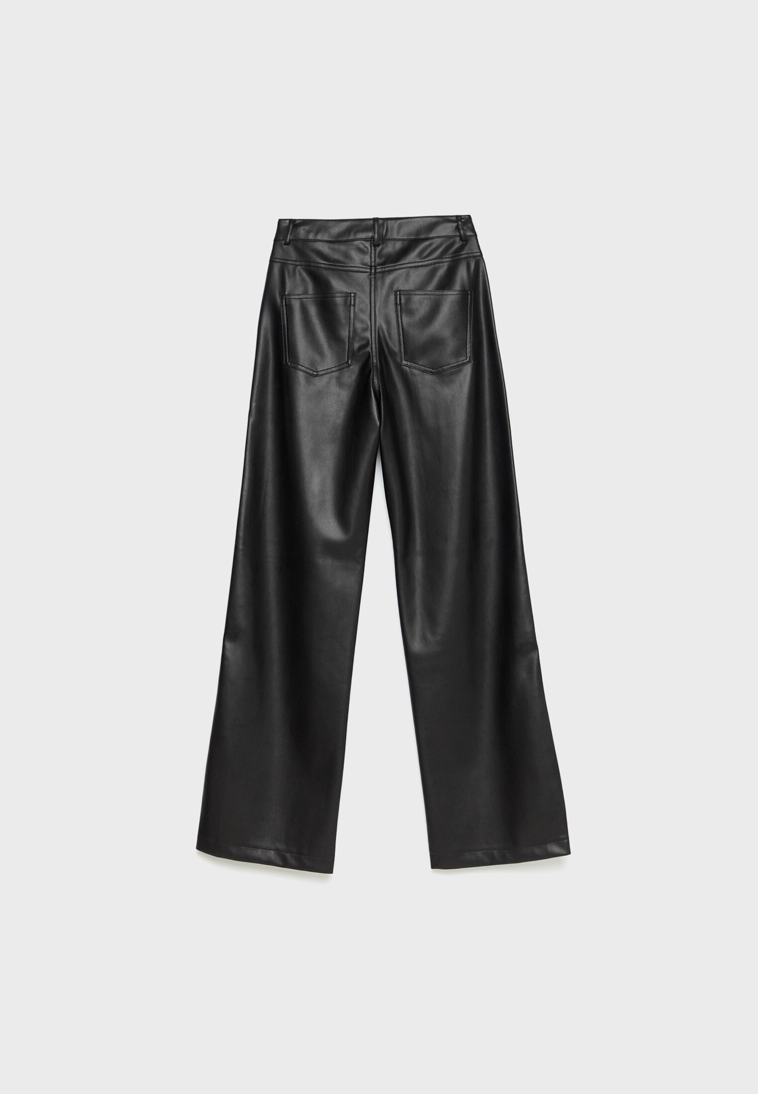 Stradivarius discount pantalon polipiel