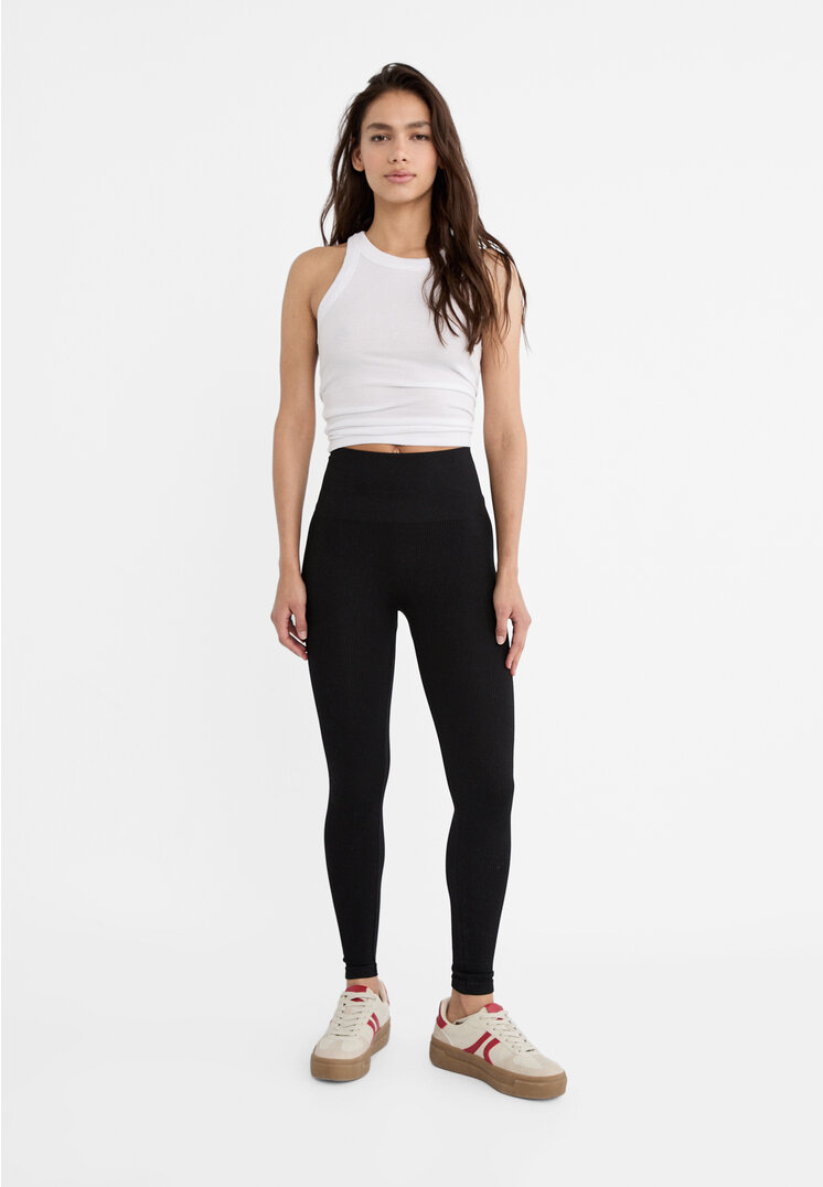 

Stradivarius Bezszwowe legginsy Czarny M
