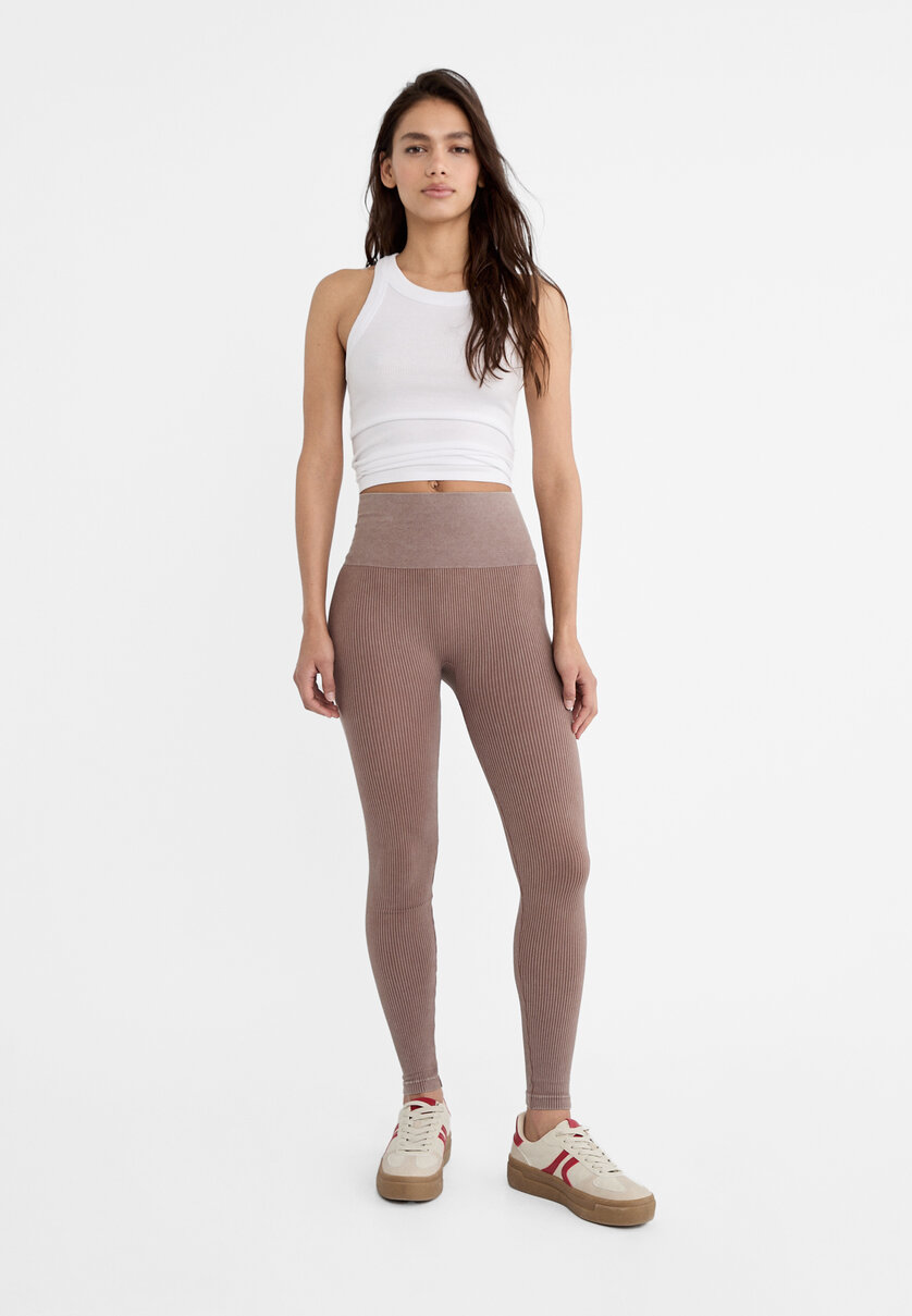 Legging simili best sale cuir stradivarius