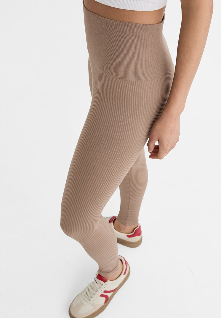 Stradivarius Seamless ribbed leggings  Brown M