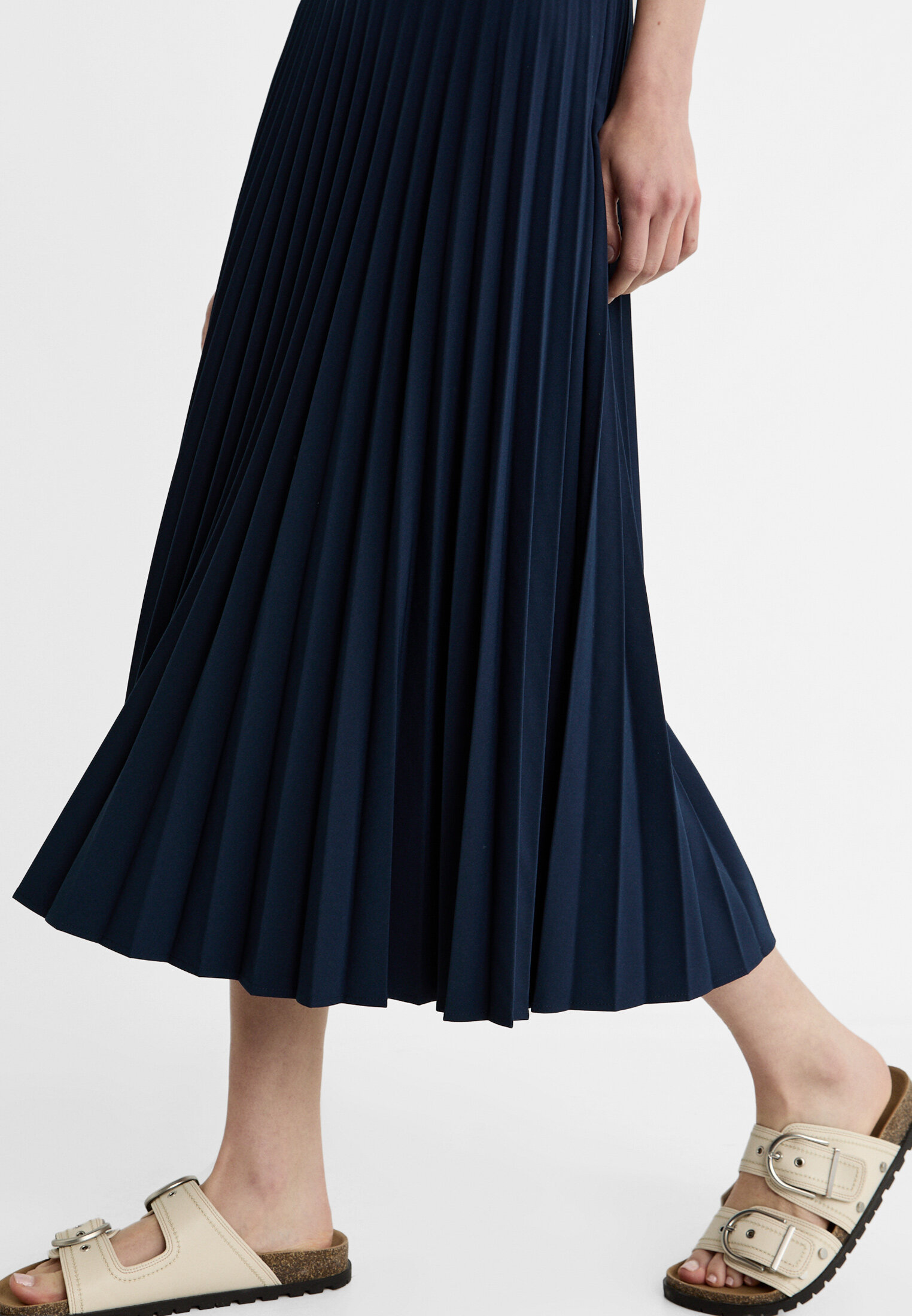 Pleated midi skirt Women s fashion Stradivarius Egypt