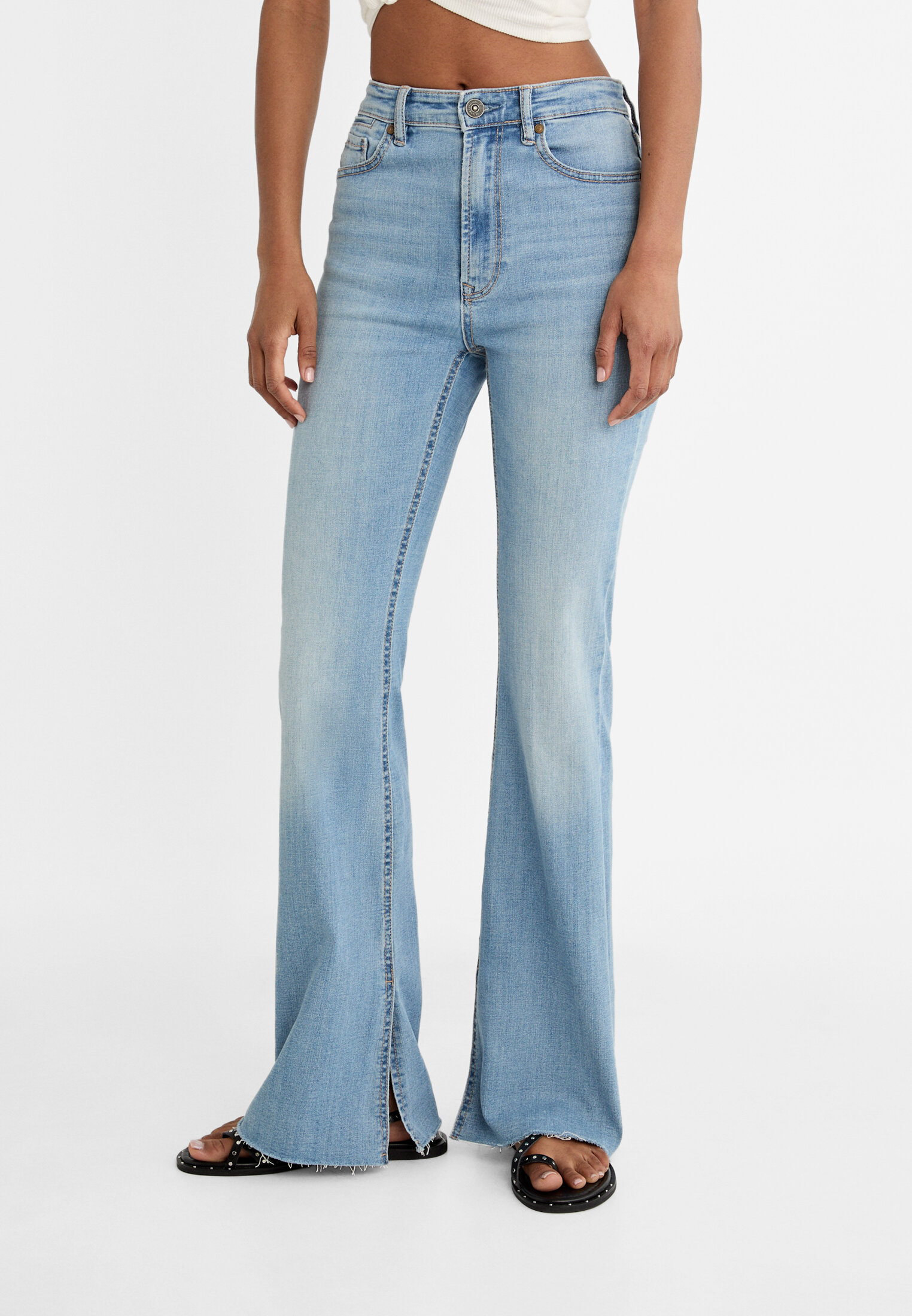 Stradivarius pantalones flare hot sale