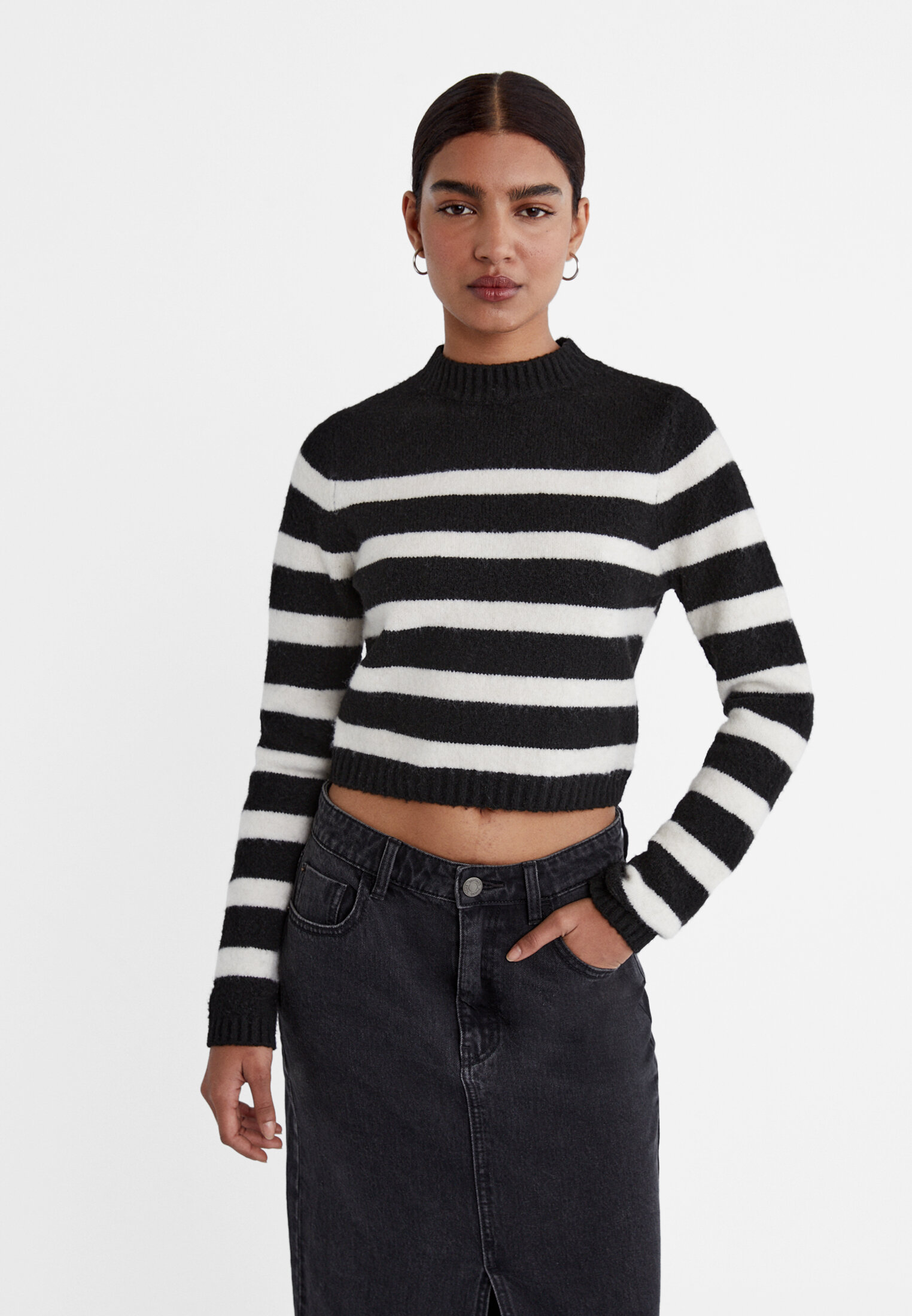 Cropped striped outlet jumper