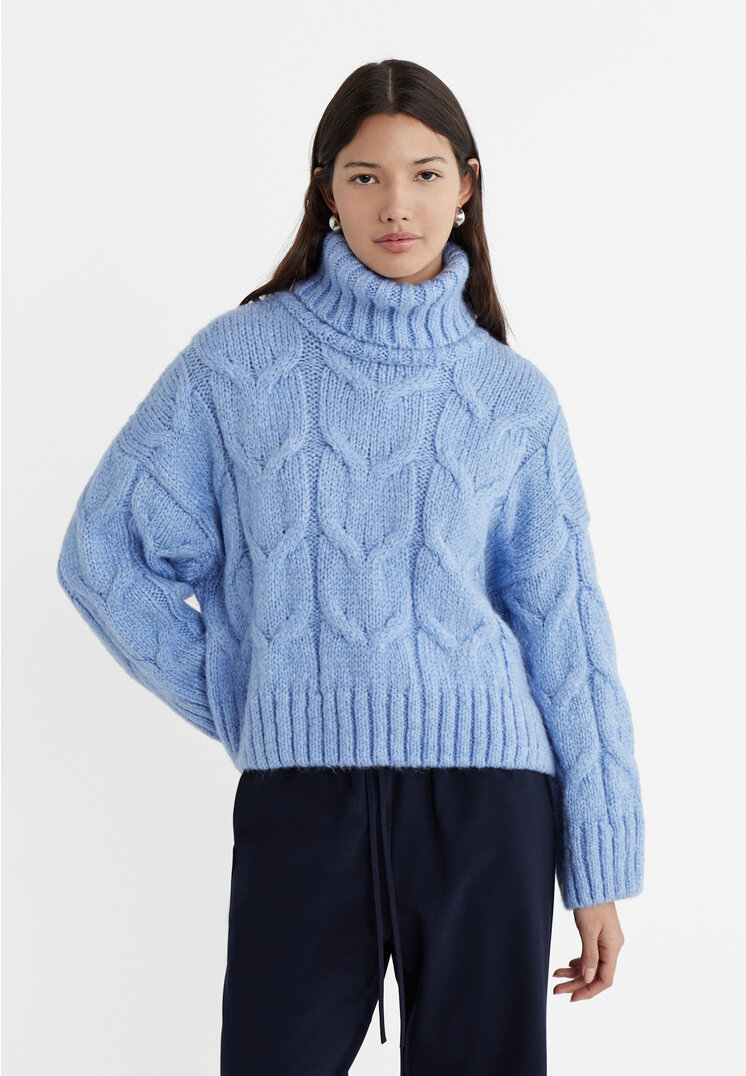 

Stradivarius Strickpullover mit Zopfmuster Himmelblau M