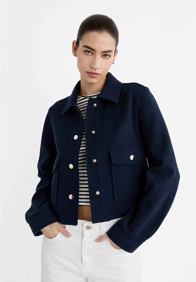 

Stradivarius Kurze Soft-Touch-Jacke Marineblau S