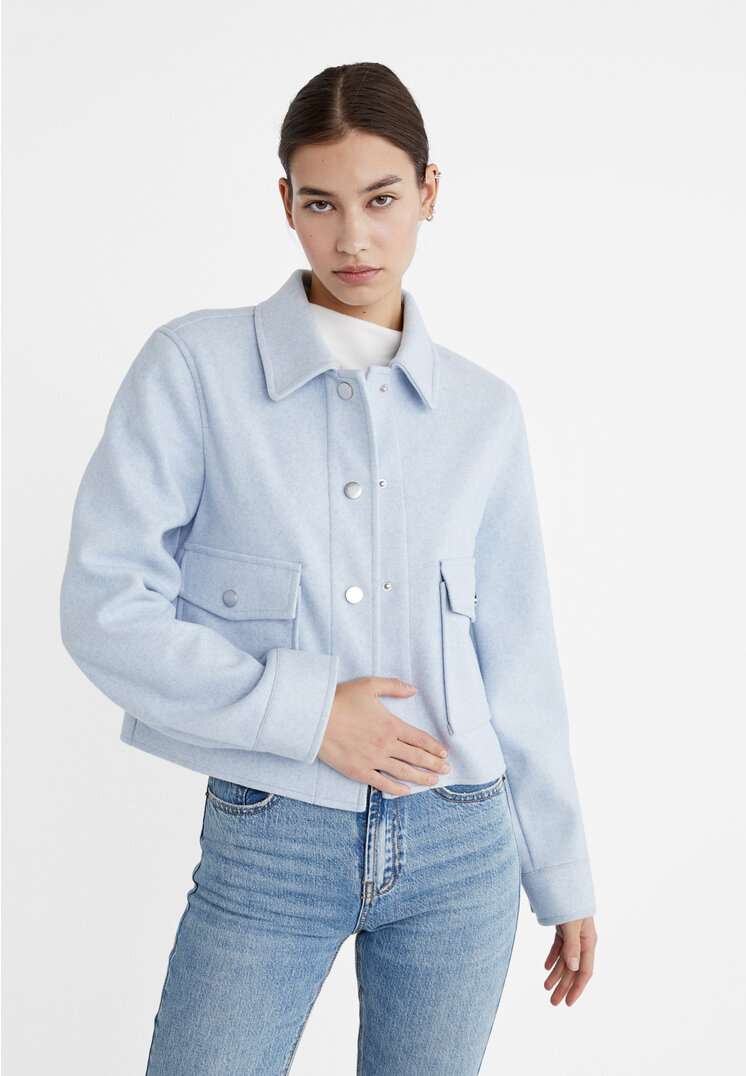

Stradivarius Kurze Soft-Touch-Jacke Himmelblau XL