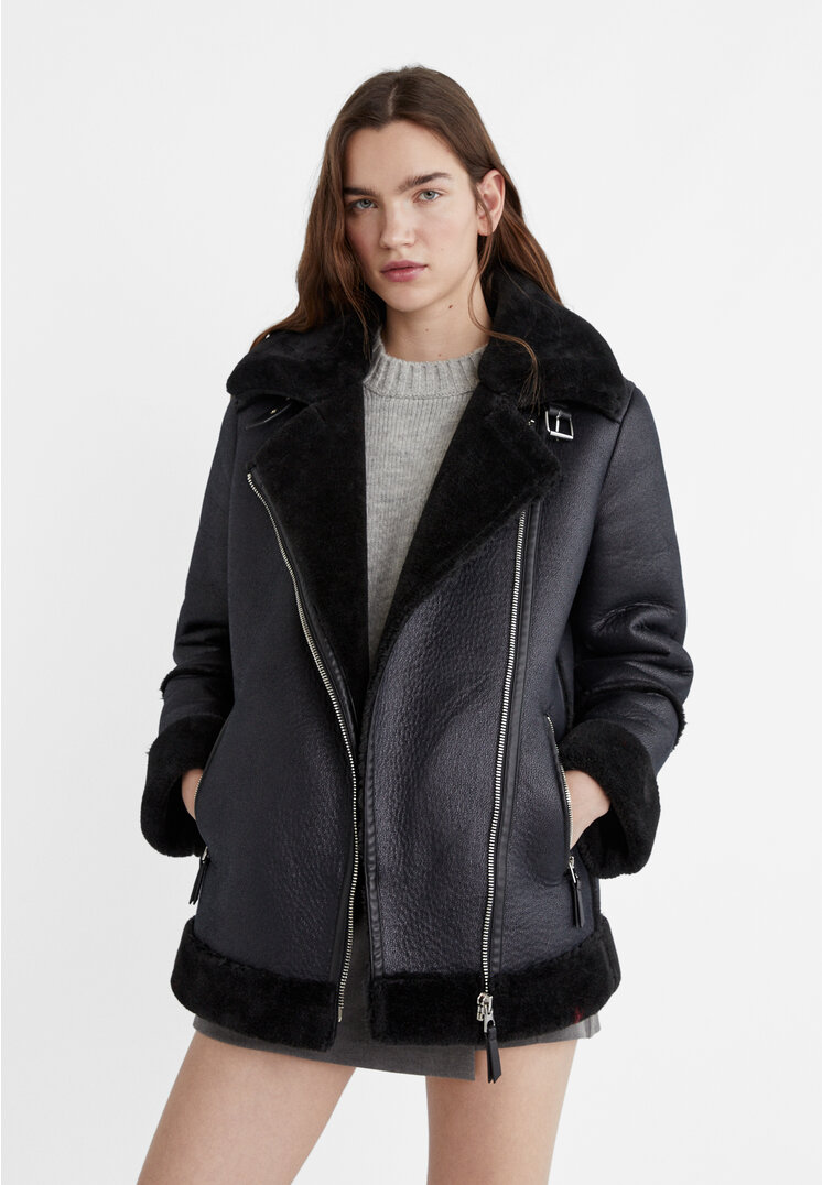 

Stradivarius Doubleface-Bikerjacke mit weichem Kunstfell Schwarz XS