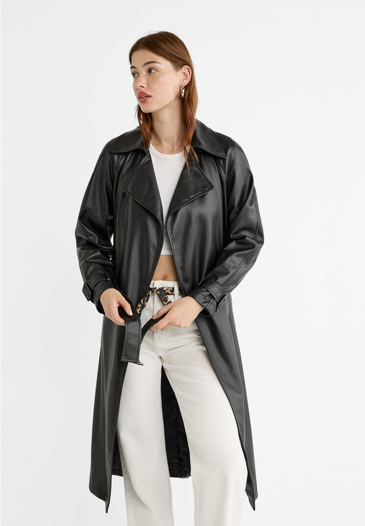 Stradivarius Trench lungo effetto pelle  Nero M