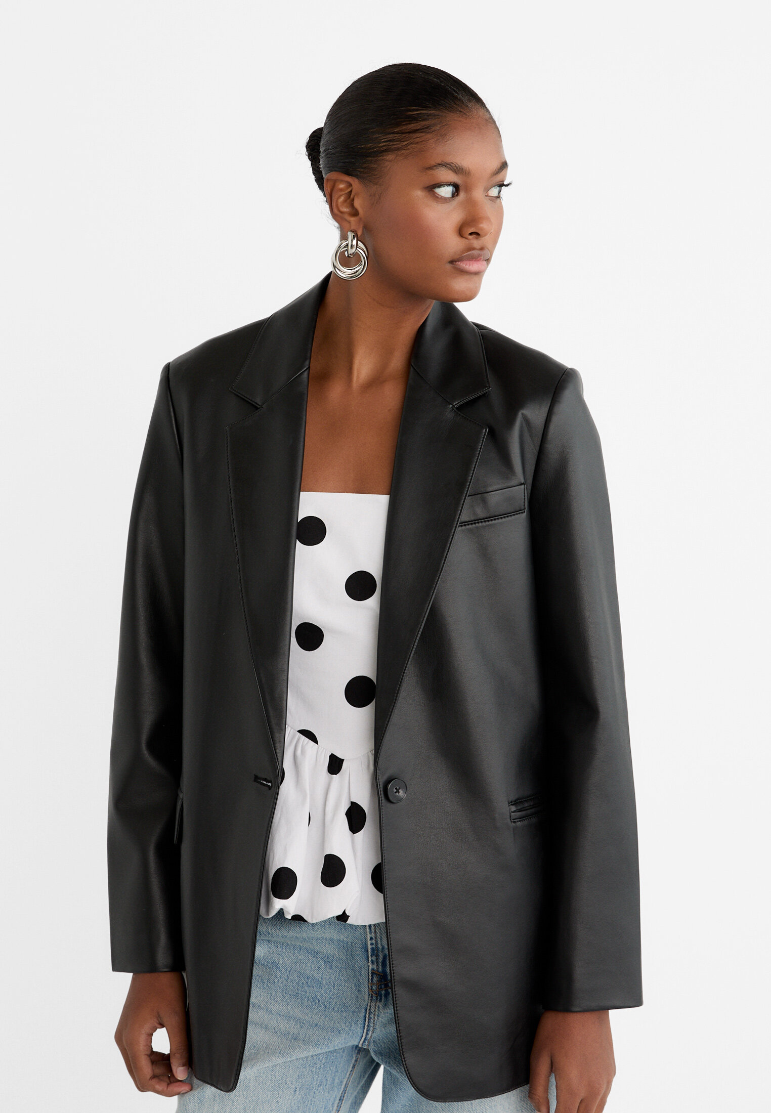 Stradivarius best sale black blazer