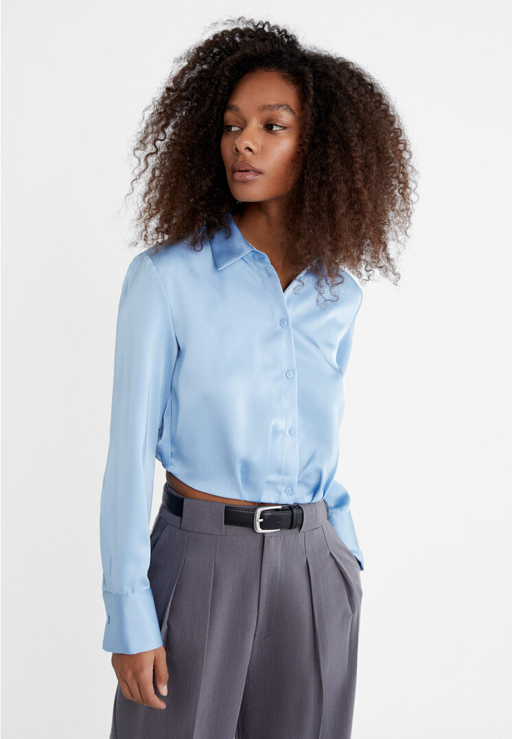 

Stradivarius Kurzes Satinhemd Himmelblau S