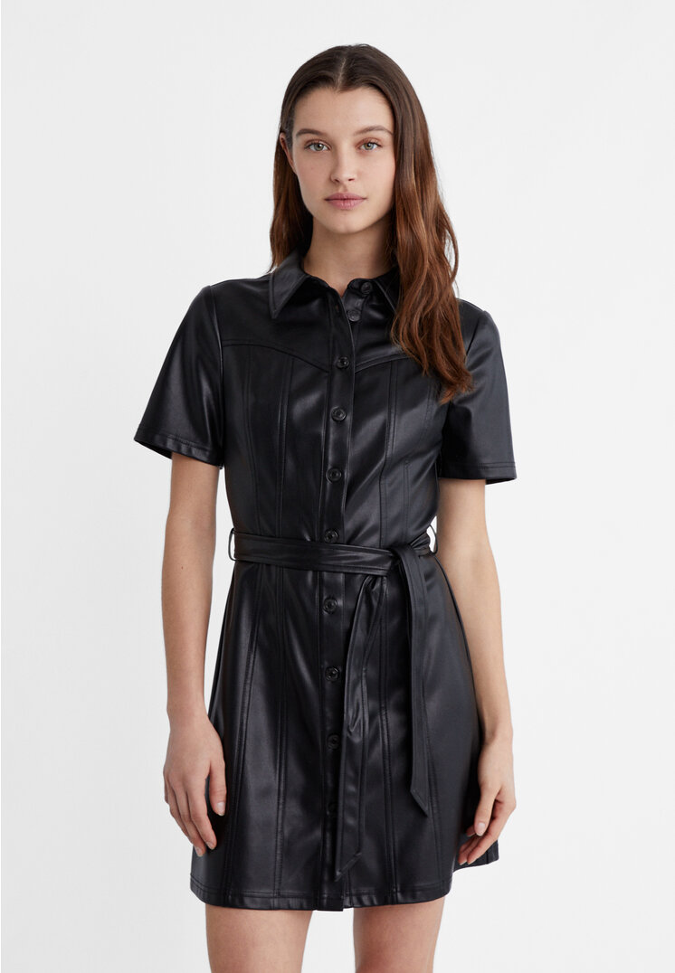 

Stradivarius Kurzes Kleid aus Kunstleder Schwarz XL