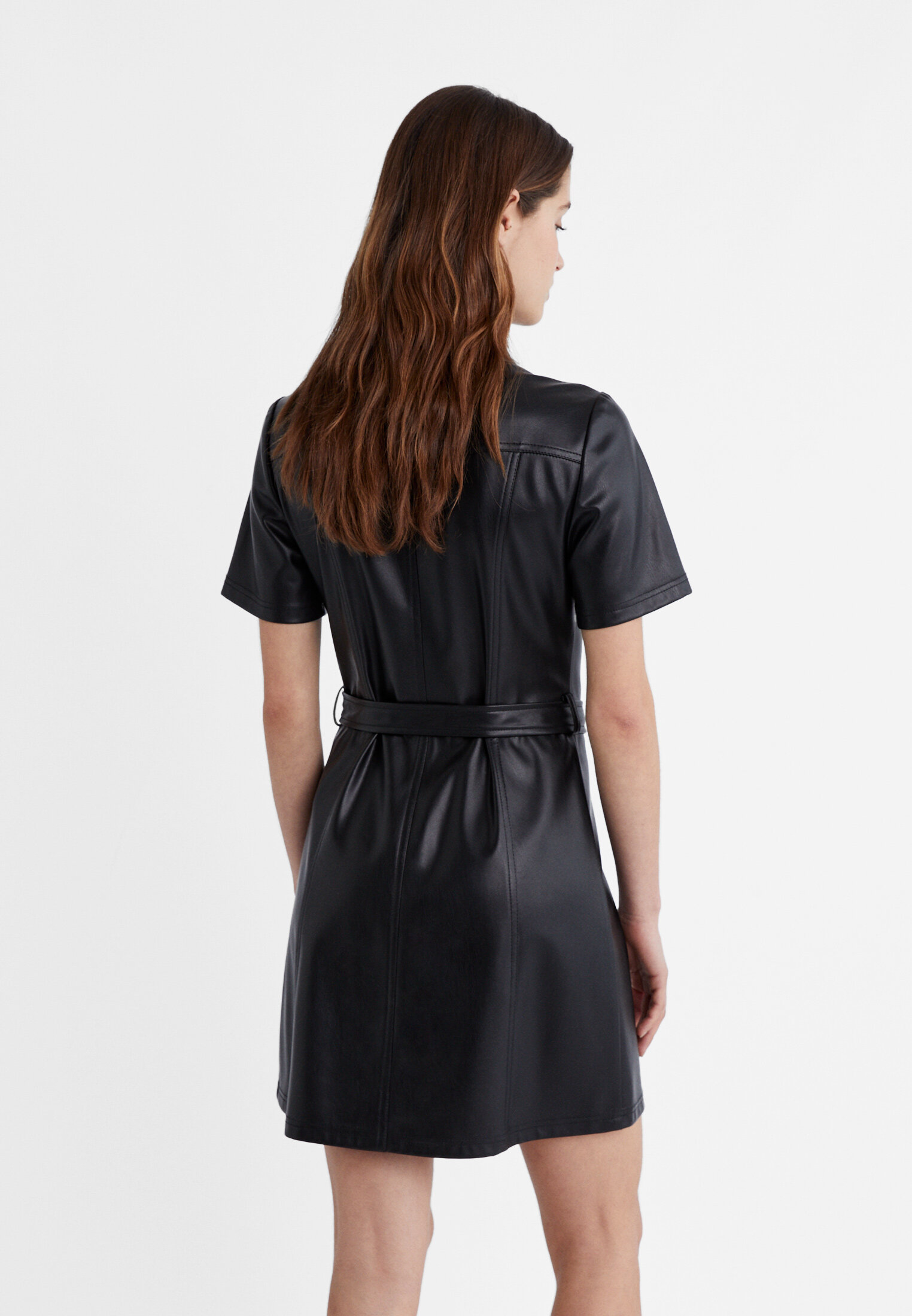 Vestido efecto piel discount stradivarius