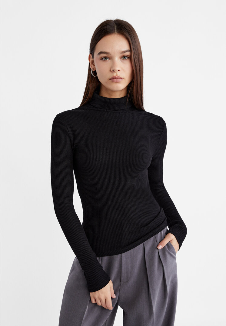 

Stradivarius Bluzka z golfem Czarny M