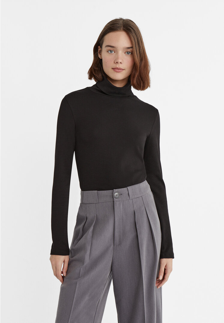 

Stradivarius Shirt mit Rollkragen Schwarz S