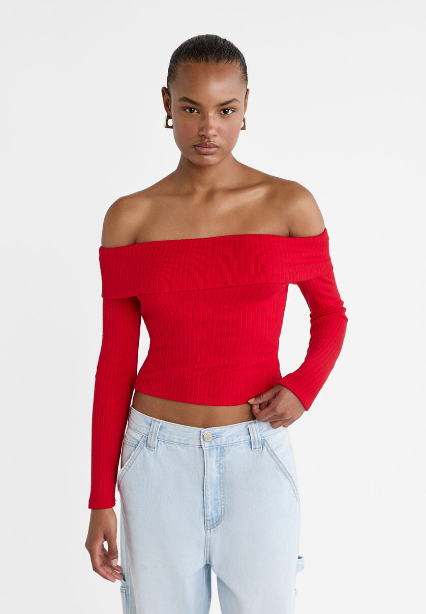 Off-the-shoulder T-shirt - Women's Tops and Bodysuits | Stradivarius France