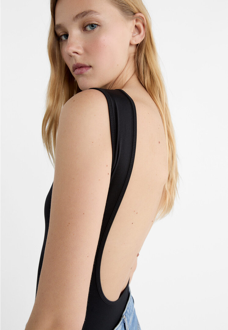 

Stradivarius Body z odkrytymi plecami Czarny M